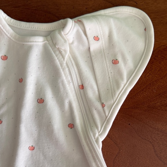 Baby Swaddle Set in Pink and White - Picture 5 of 5